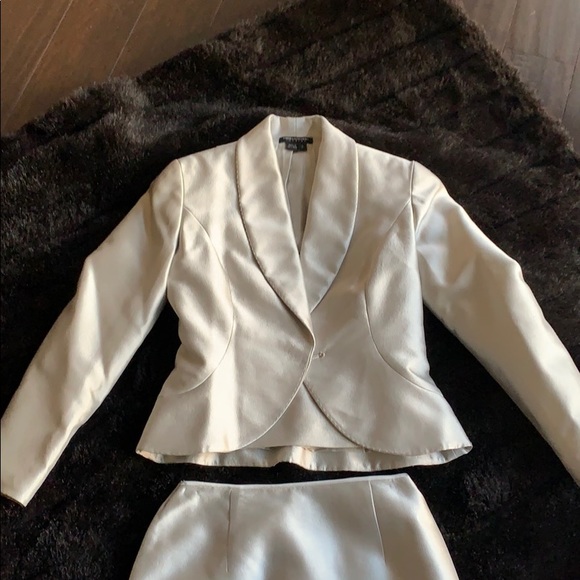 PAMELA DENNIS COUTURE 3 PIECE SUIT - Picture 4 of 8